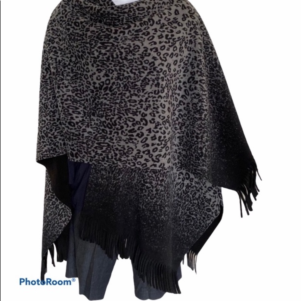 Lightweight Black Gray Versatile Wrap! - Picture 8 of 13